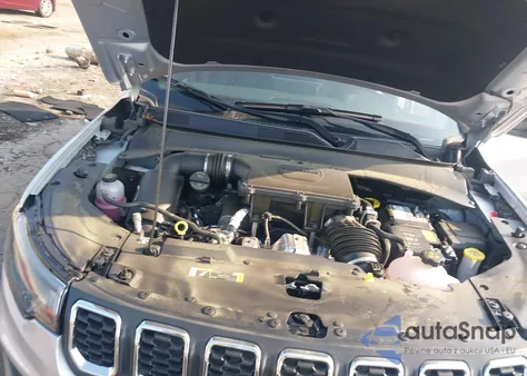 2025 Jeep Compass Latitude 4X4 z USA, uszkodzony, nr VIN 3C4NJDBN5ST544793